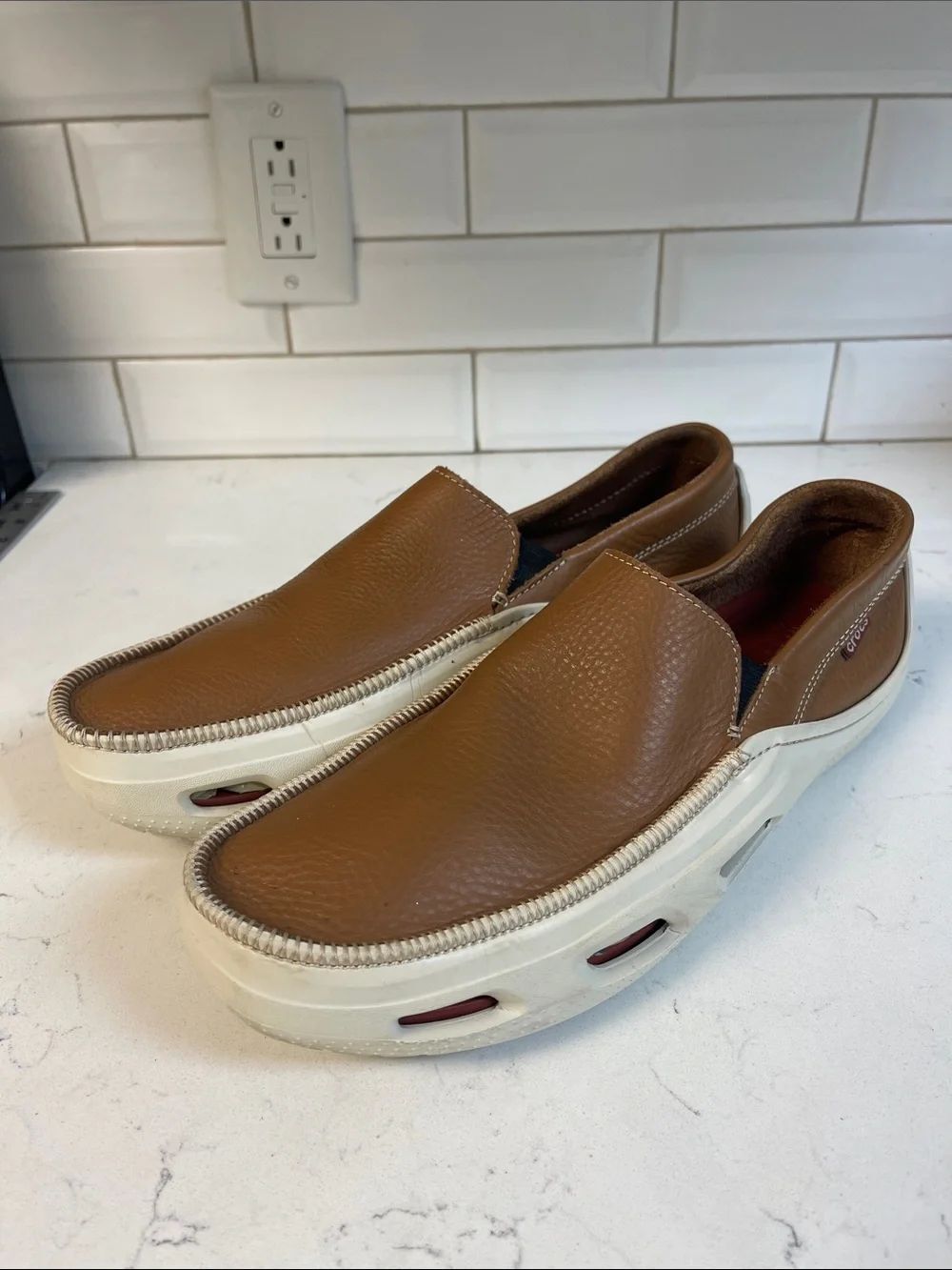 Crocs Men's Tideline Sport Leather Loafer Size 13 Hazelnut / Stucco